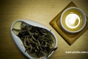 海鑫茶業(yè)開(kāi)業(yè)念磚、園茶和堂茶，一家名為海鑫茶業(yè)的品牌