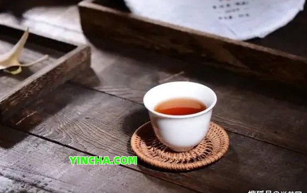 對(duì)普洱茶的理解和認(rèn)識(shí)1000字論文：普洱茶的魅力與價(jià)值