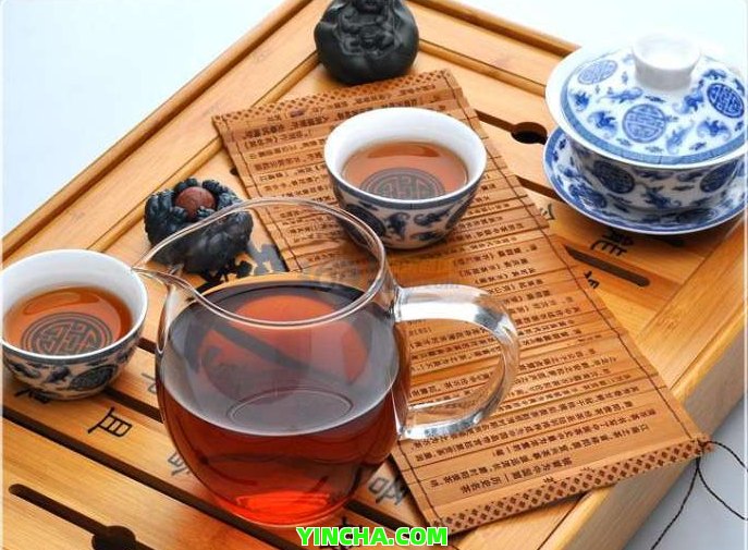 對(duì)普洱茶的理解和認(rèn)識(shí)1000字論文：普洱茶的魅力與價(jià)值